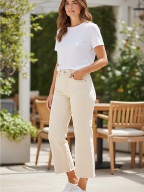 Frame Le Crop Bootcut Jean- cream- size 28